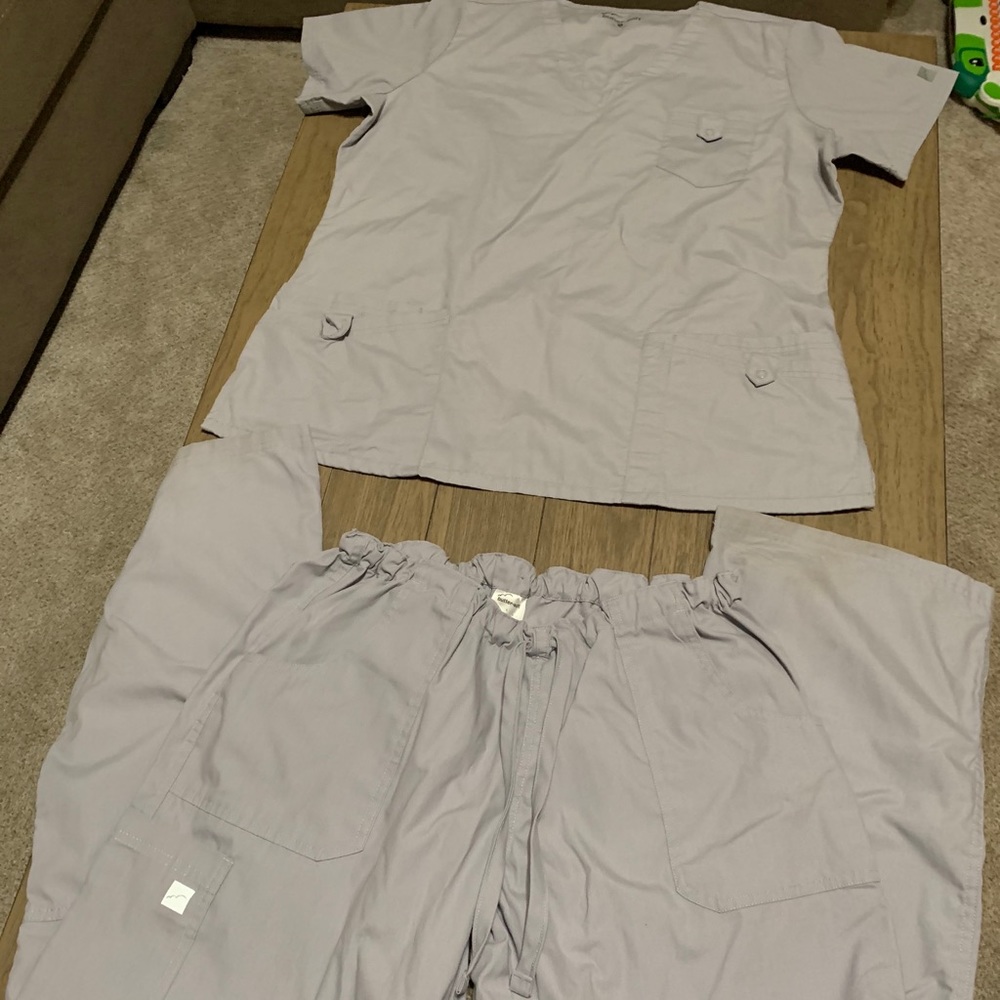 Butter Soft Scrubs sz L